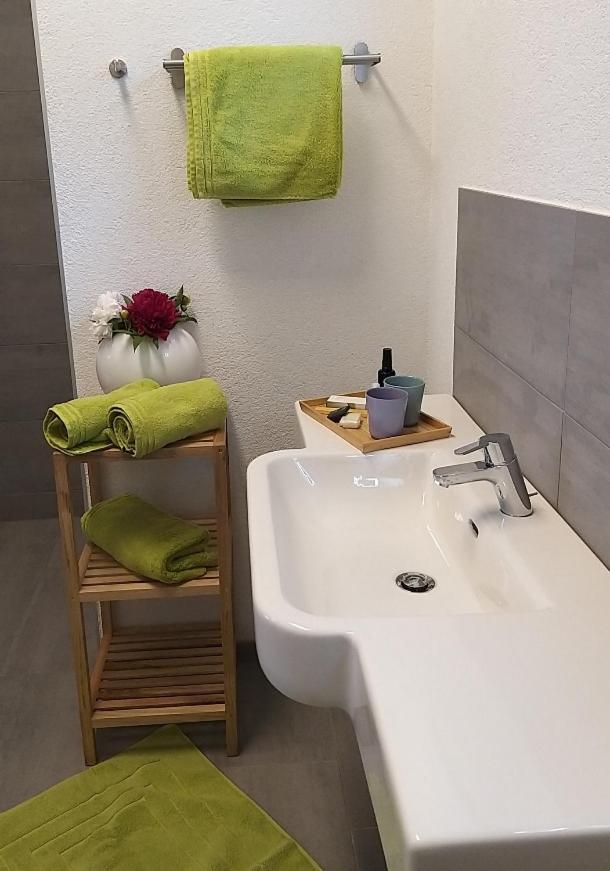 Doms Gaestehaus Frauenkirchen Luaran gambar