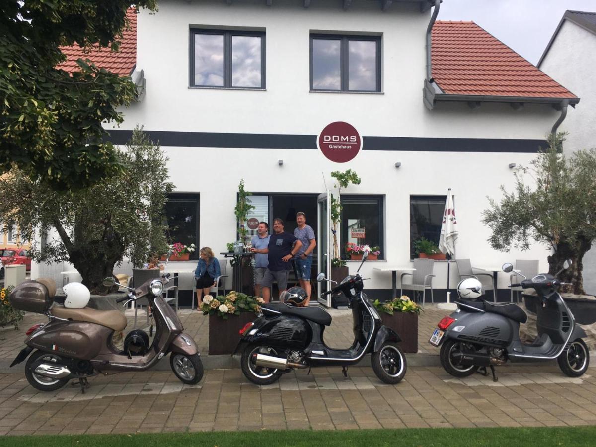 Doms Gaestehaus Frauenkirchen Luaran gambar